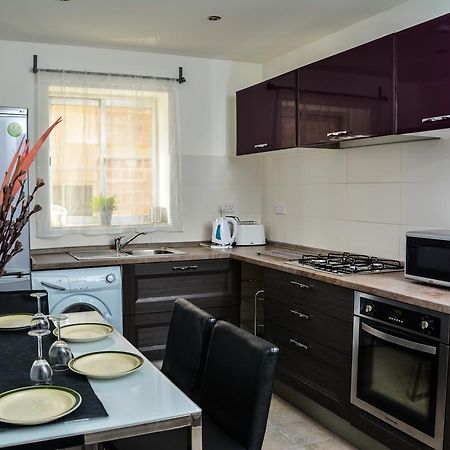 Pinewood Apartment Saint Julian's Ruang foto