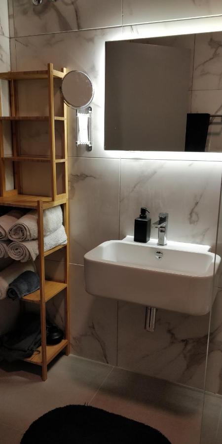 Pinewood Apartment Saint Julian's Bagian luar foto