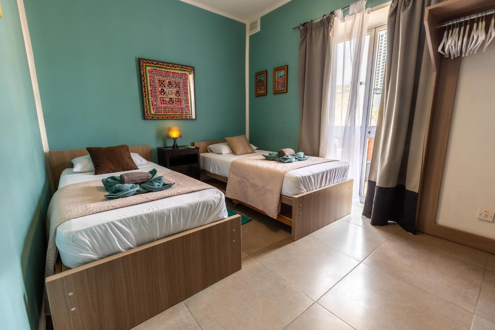 Pinewood Apartment Saint Julian's Bagian luar foto