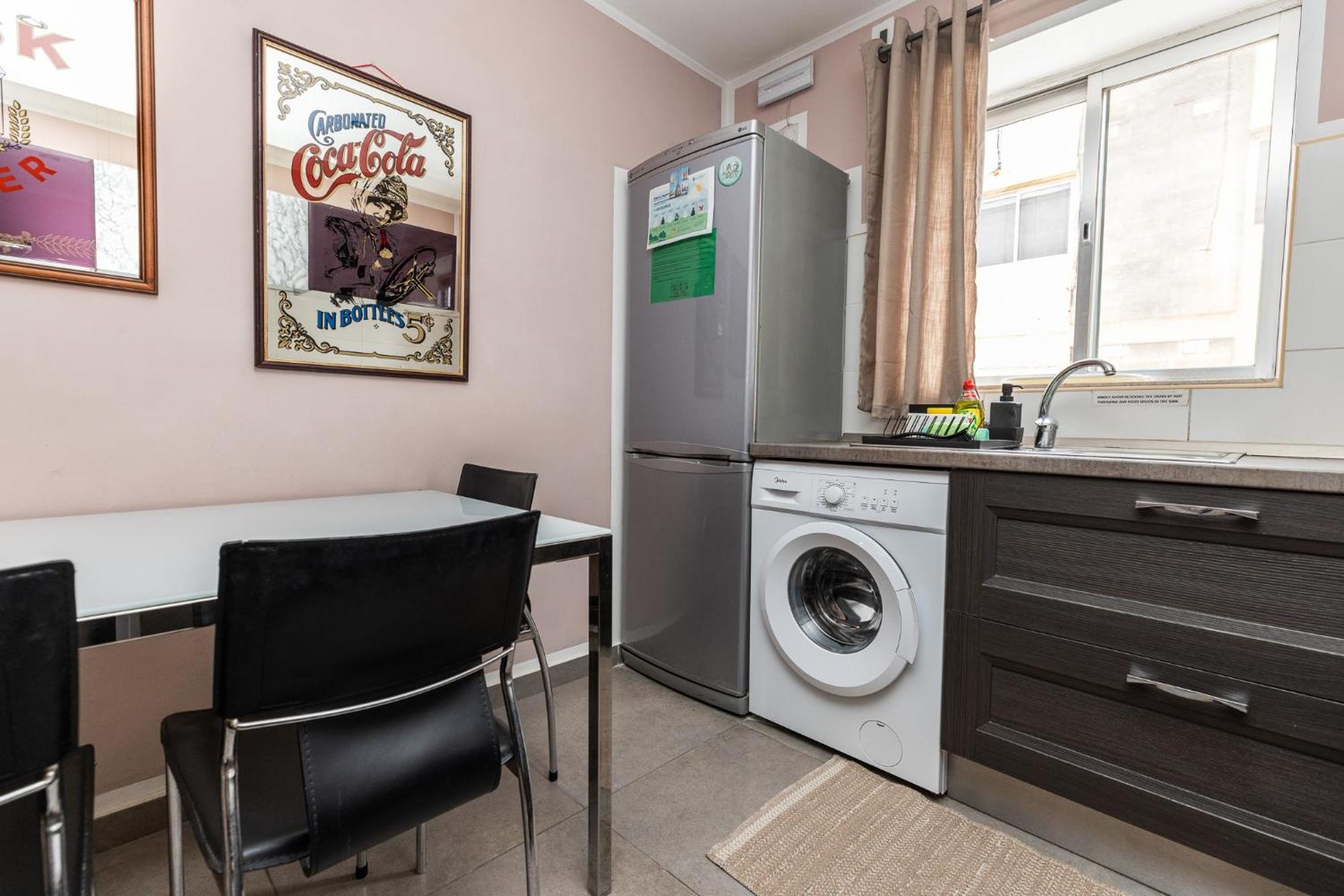 Pinewood Apartment Saint Julian's Bagian luar foto