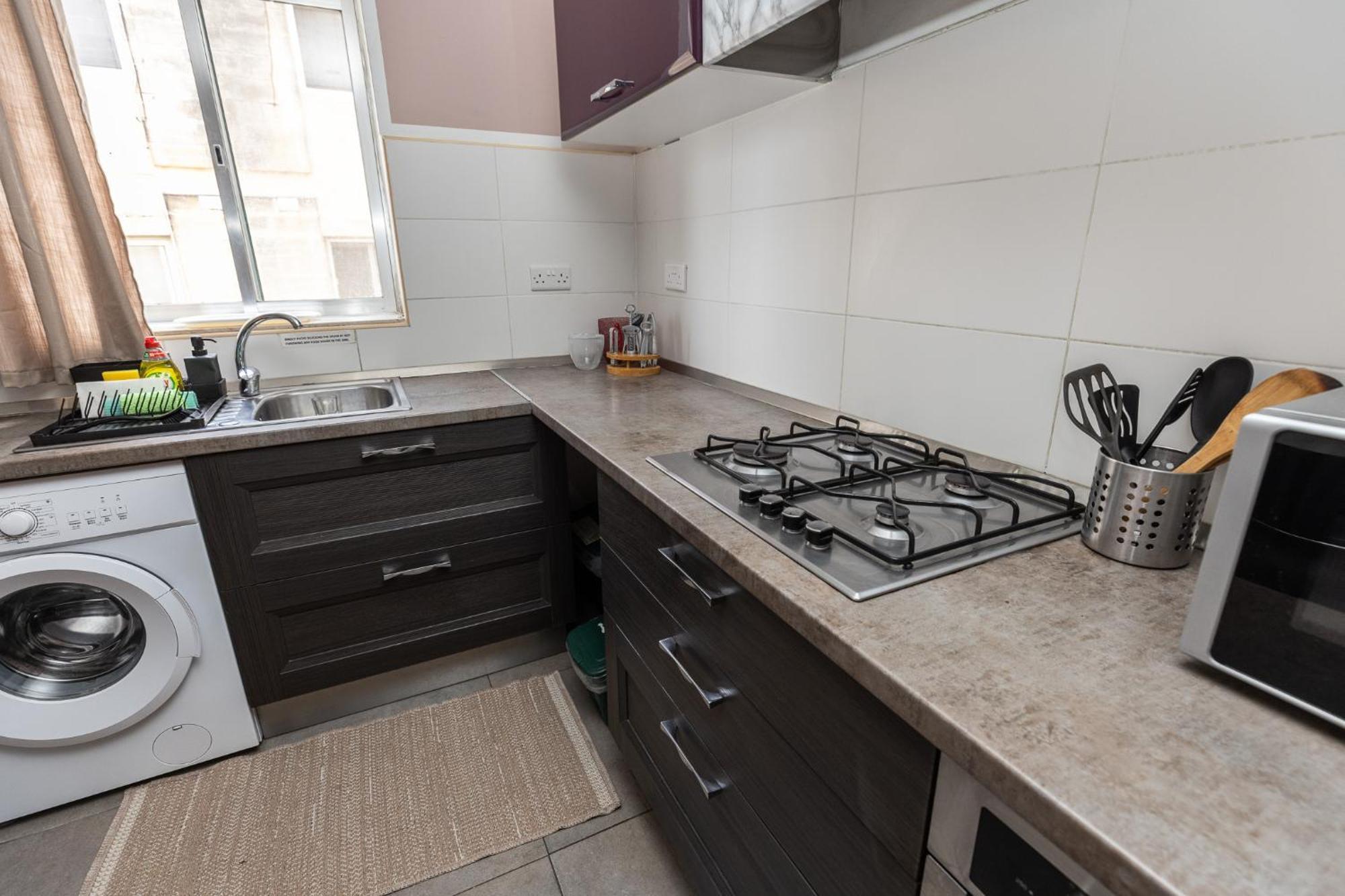 Pinewood Apartment Saint Julian's Bagian luar foto