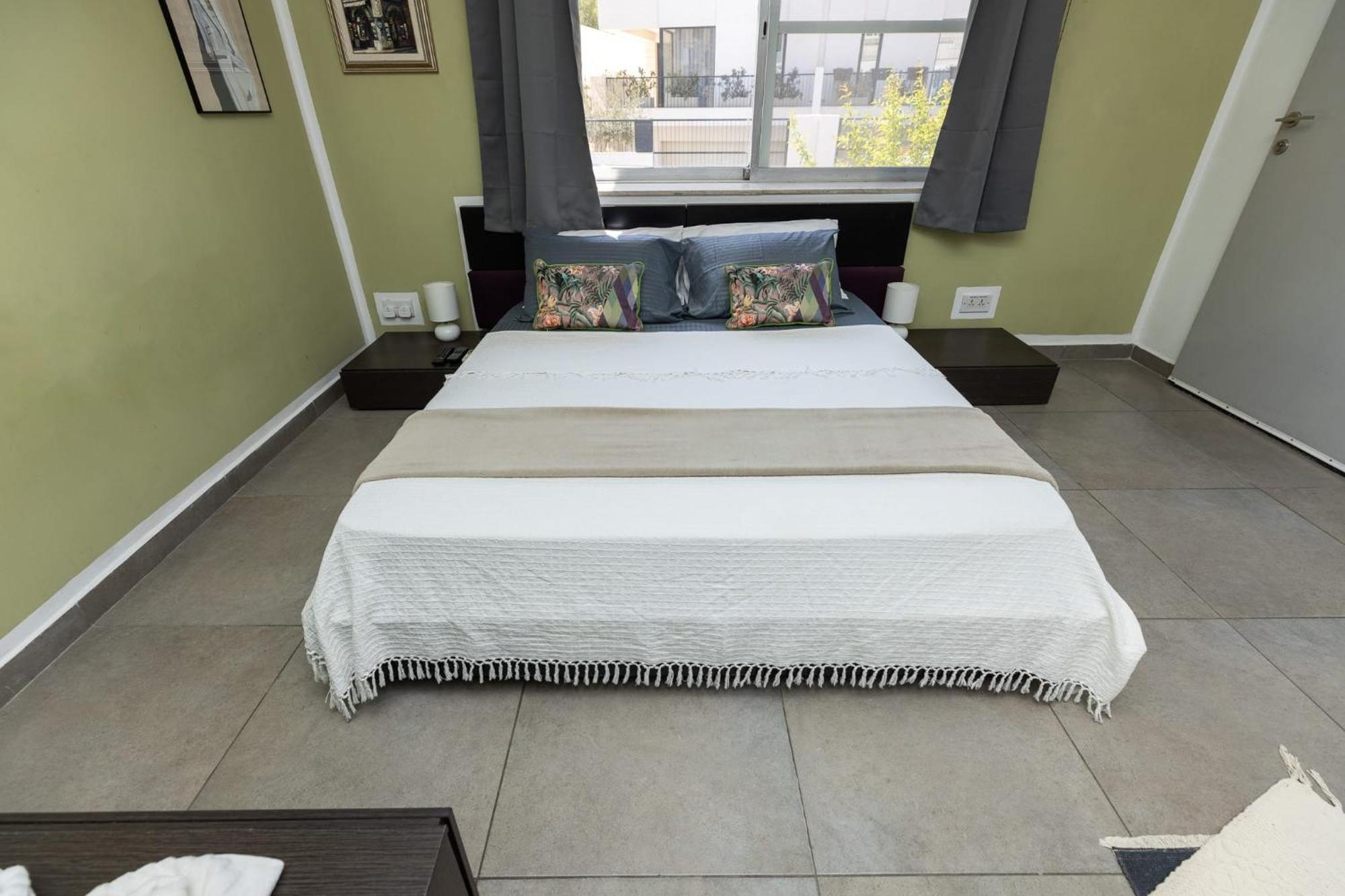 Pinewood Apartment Saint Julian's Bagian luar foto