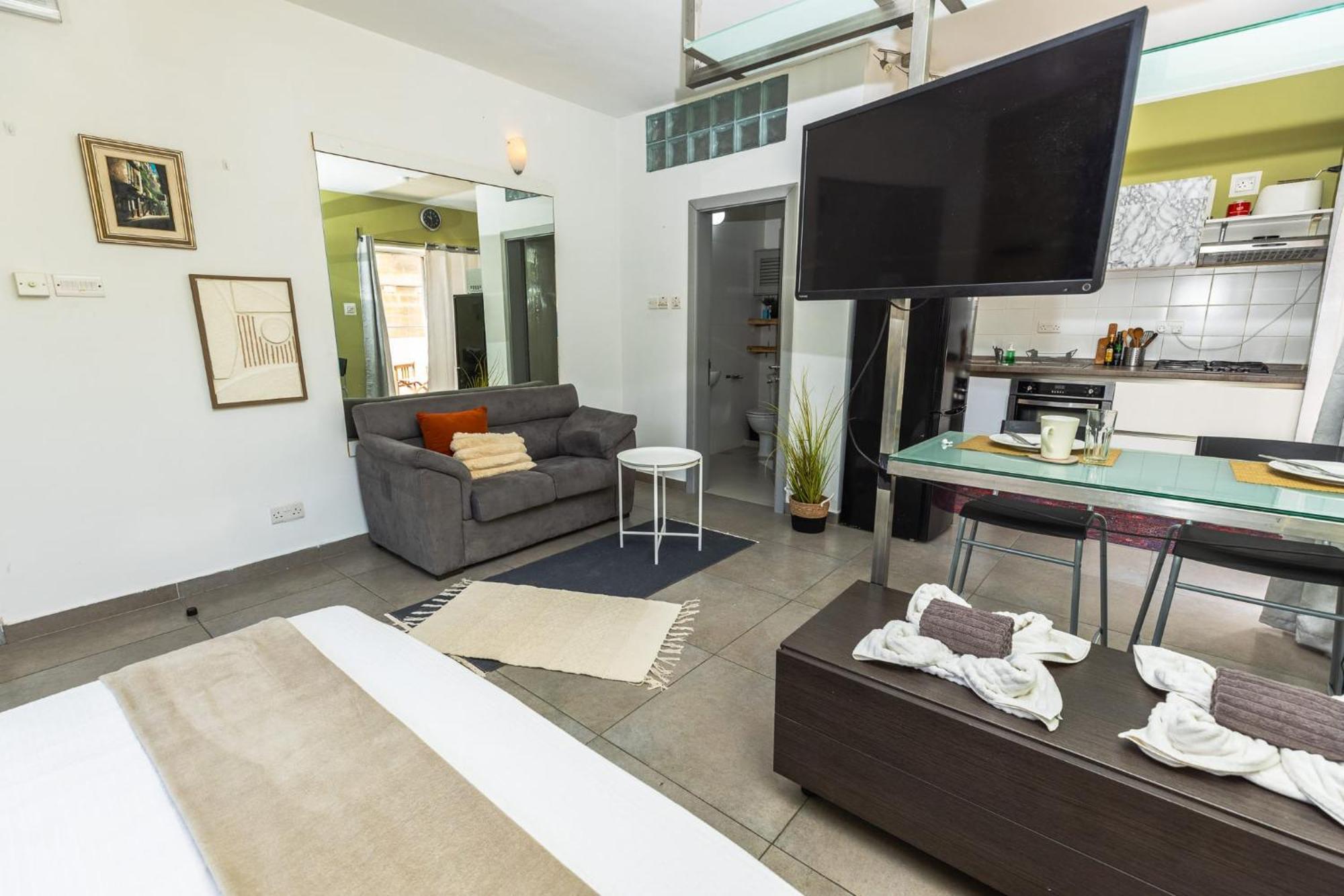 Pinewood Apartment Saint Julian's Bagian luar foto