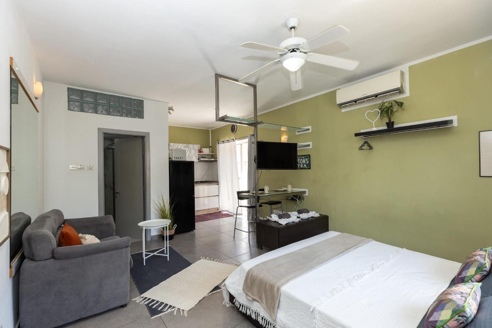 Pinewood Apartment Saint Julian's Bagian luar foto
