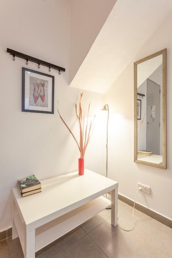 Pinewood Apartment Saint Julian's Bagian luar foto